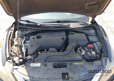 2017 Nissan Altima 2.5 Sr из США, поврежденный, VIN 1N4AL3AP8HC247615